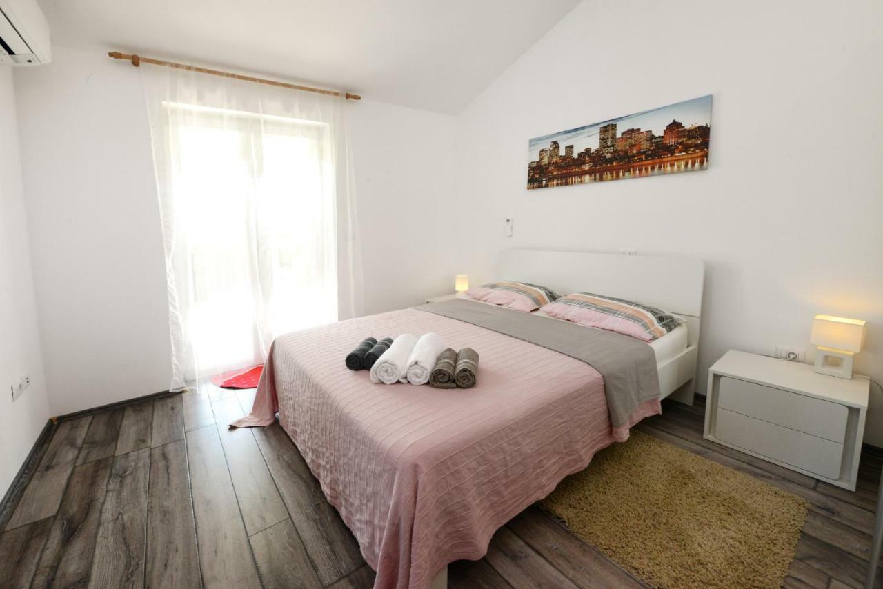 Villa Kontesici 14 Zelena Laguna Bagian luar foto