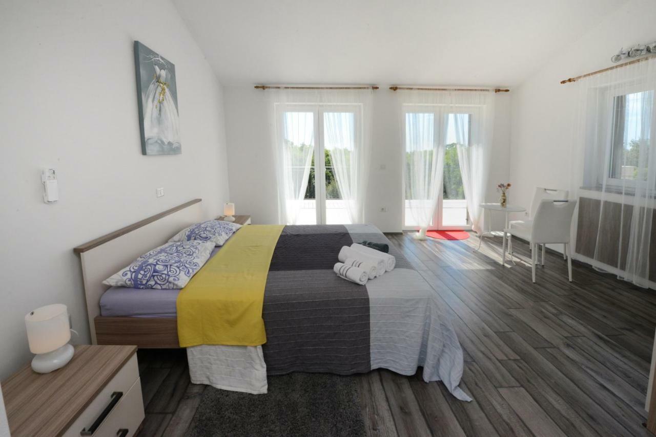 Villa Kontesici 14 Zelena Laguna Bagian luar foto