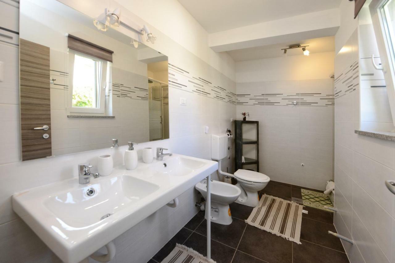 Villa Kontesici 14 Zelena Laguna Bagian luar foto