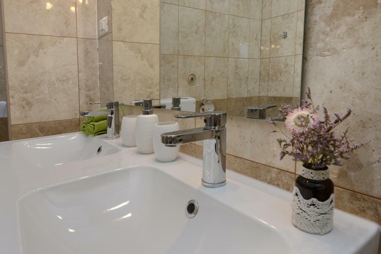 Villa Kontesici 14 Zelena Laguna Bagian luar foto