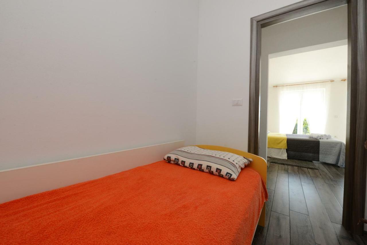 Villa Kontesici 14 Zelena Laguna Bagian luar foto