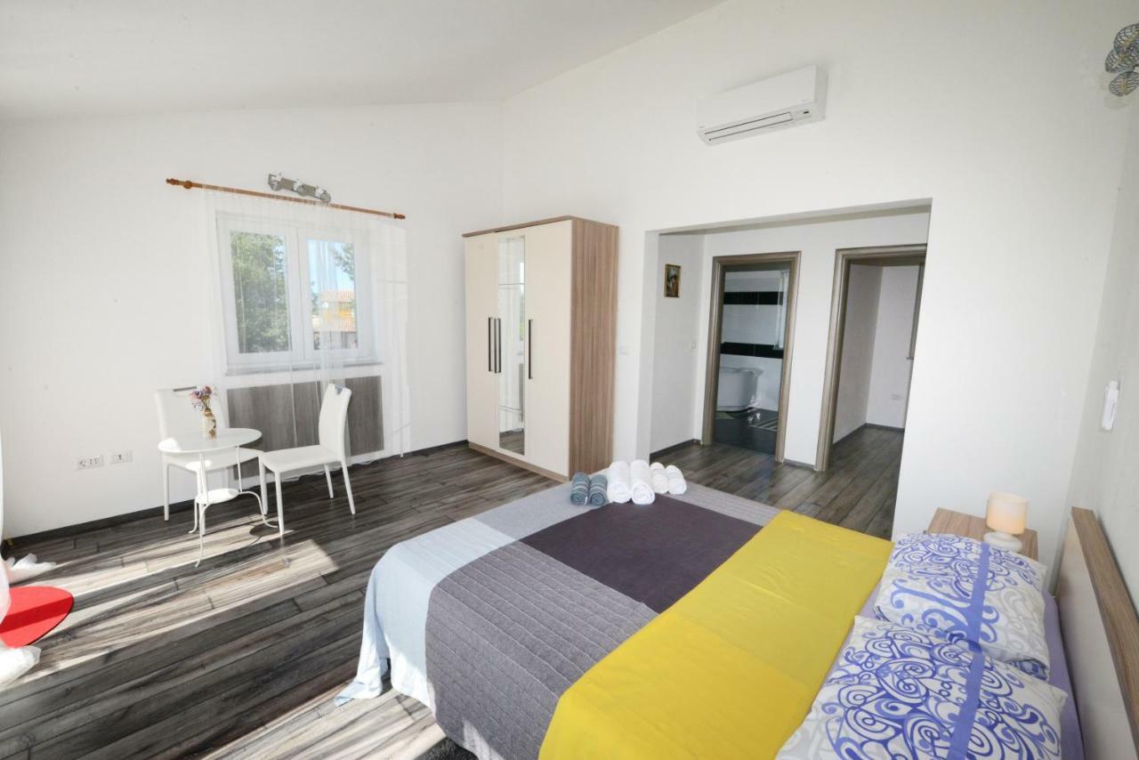 Villa Kontesici 14 Zelena Laguna Bagian luar foto
